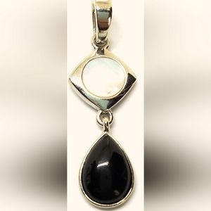 🍍LIA SOPHIA pendant